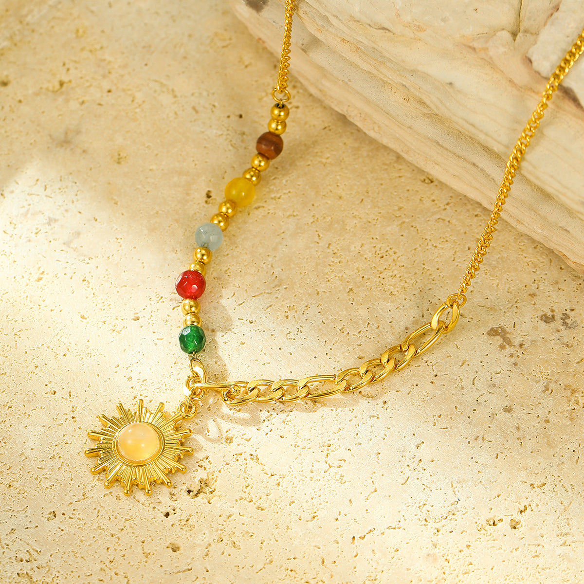 French retro sun pendant necklace, women's gold colored bead gold collarbone chain, niche design, high-end accessory